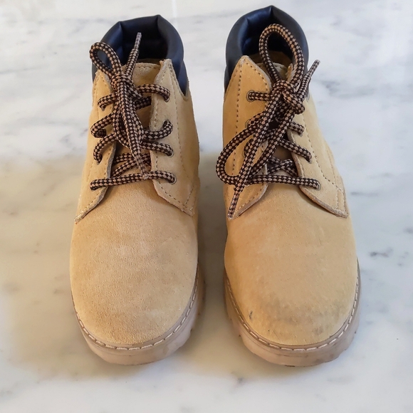 Hush Puppies Genuine Leather Upper Boots. - Picture 4 of 7